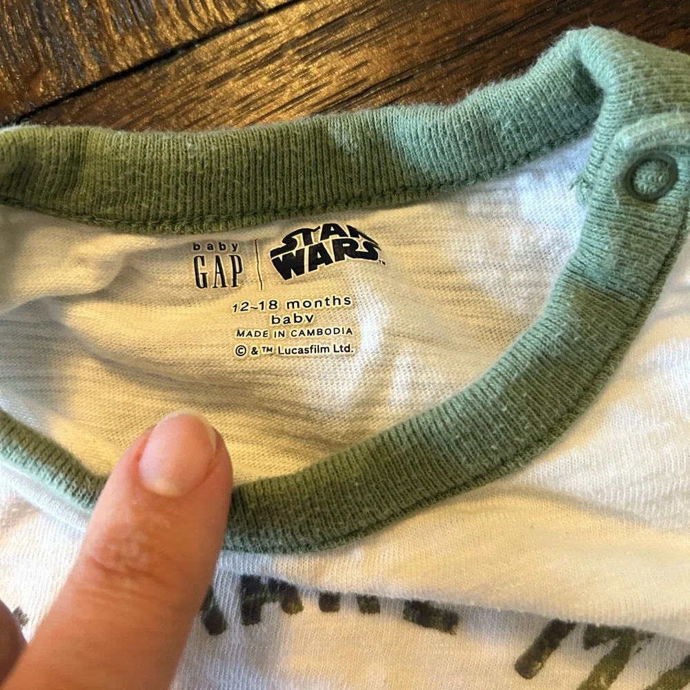 Baby GAP Star Wars Baby Green Graphic One-Piece & Pajama Set